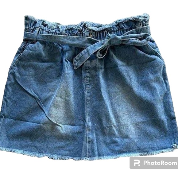 Alredine Dresses & Skirts - Women’s Paper bag Waist Denim Skirt NEW_Size small